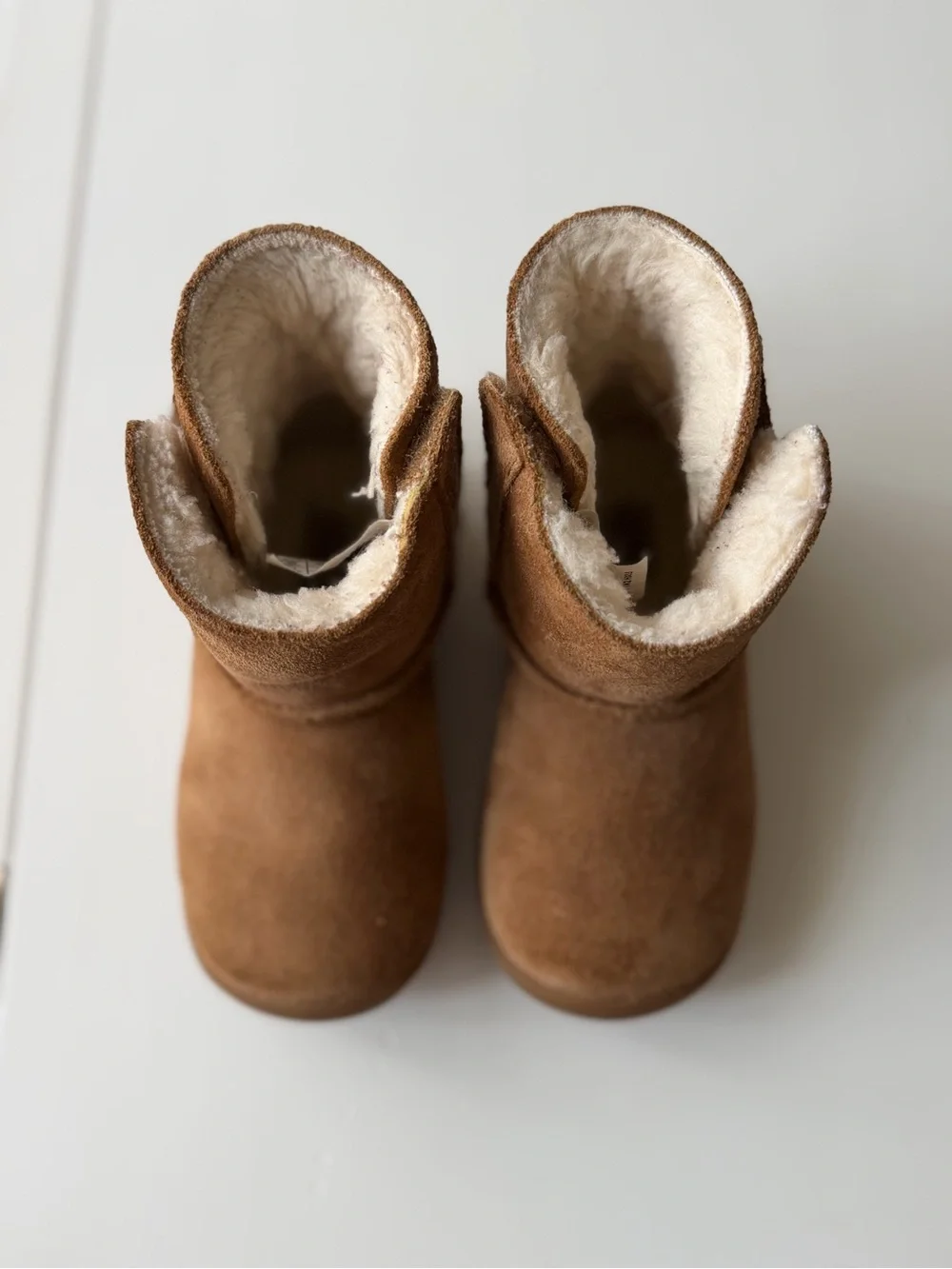 UGG Kids Size: 8 Chestnut Brown Boots